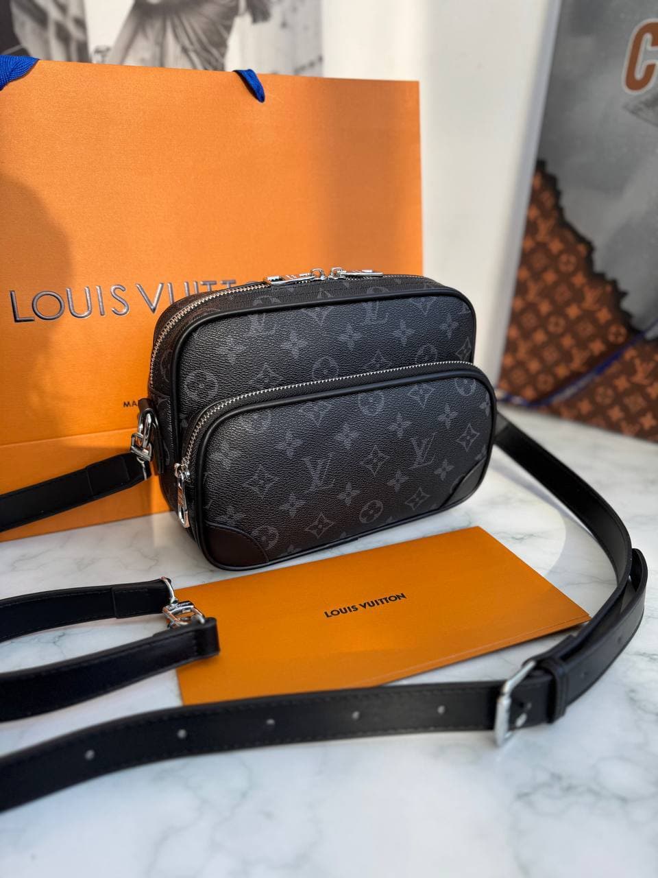 Louis Vuitton Nil Messenger bag