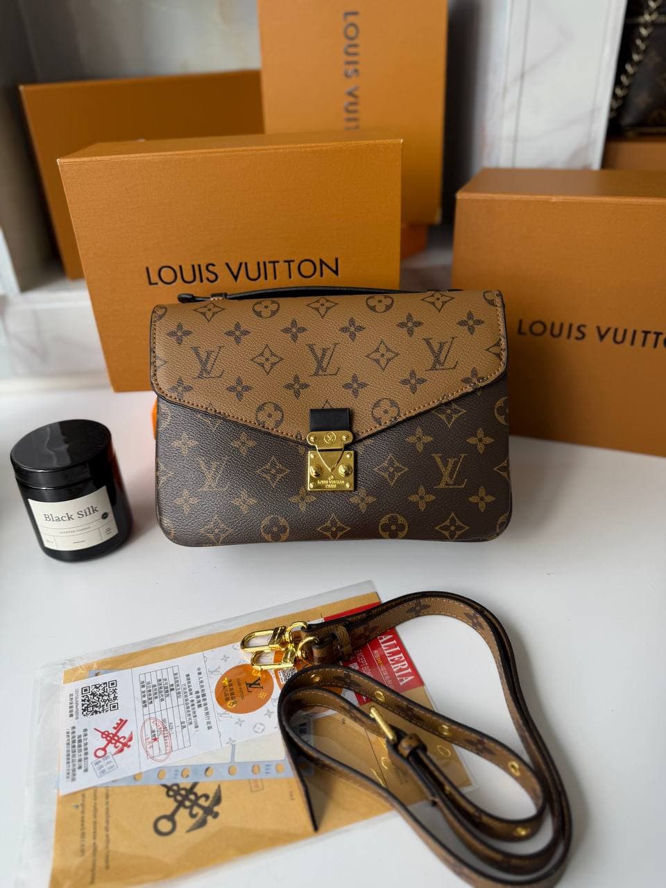 Сумочка Louis Vuitton Metis