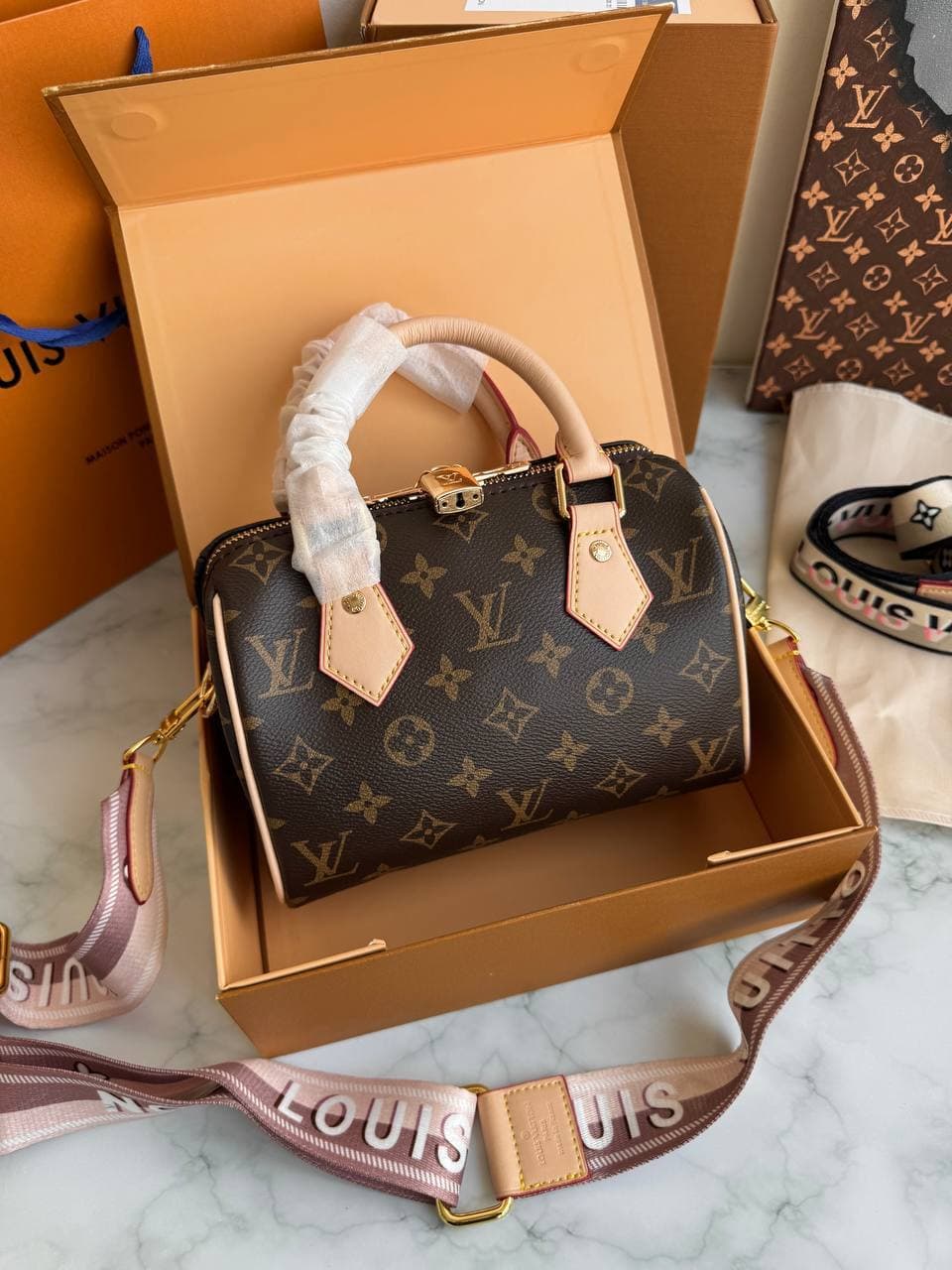 Louis Vuitton Speedy 20
