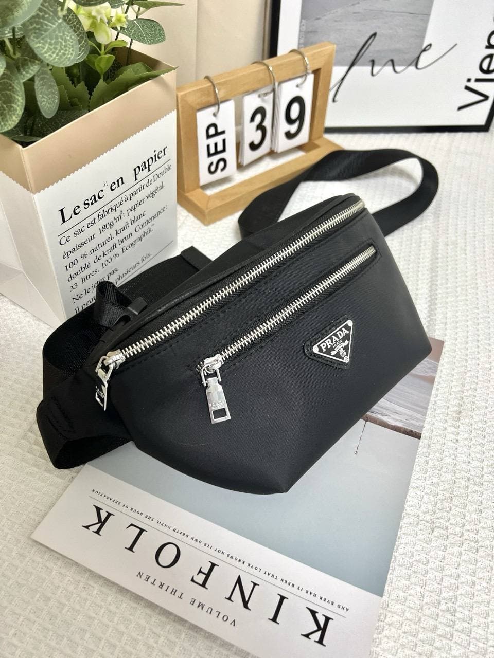 Бананка Prada